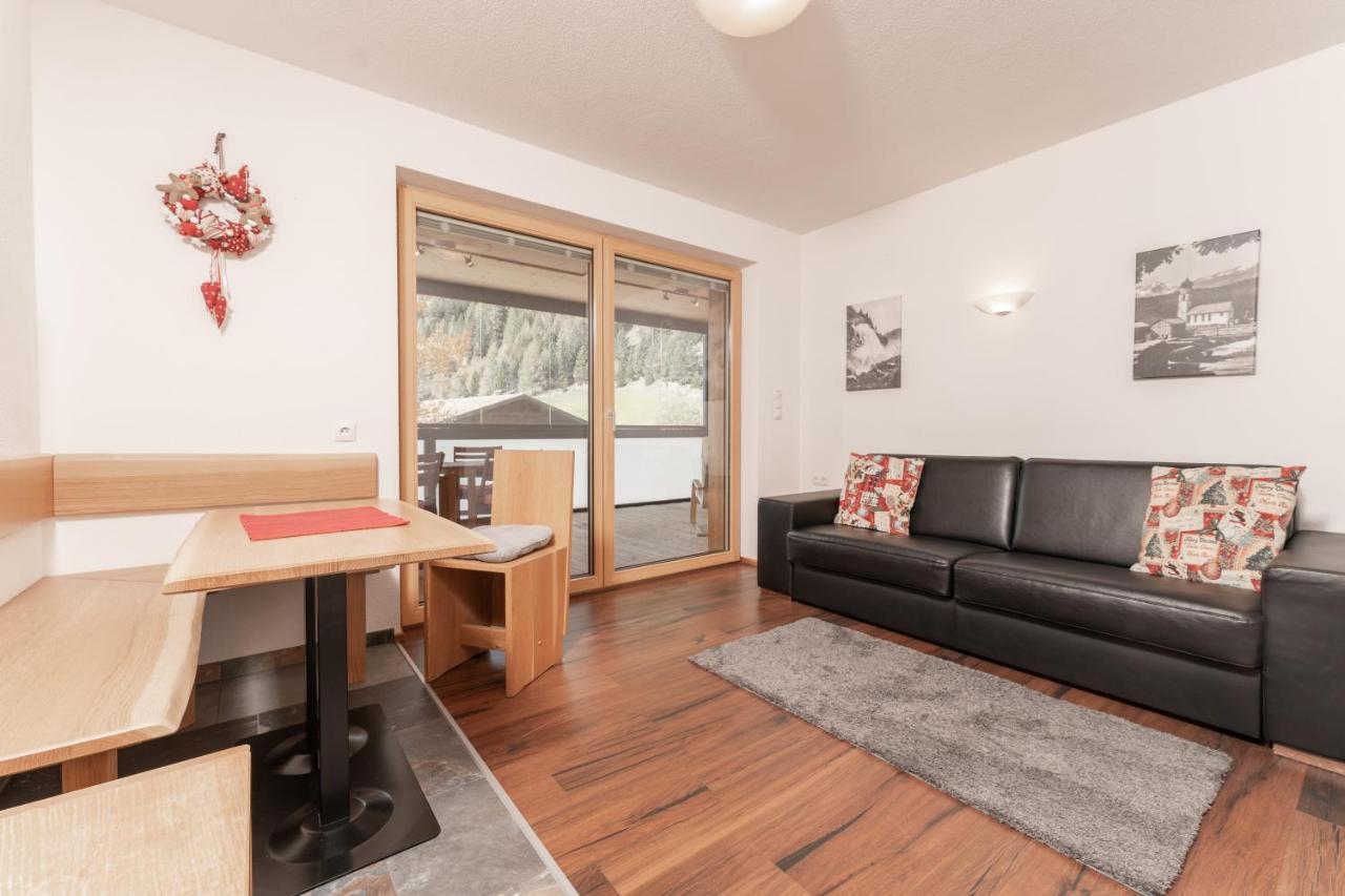 Aparthotel Ambiente Umhausen Bagian luar foto