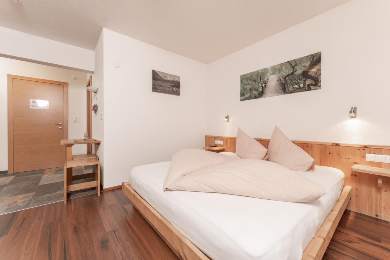 Aparthotel Ambiente Umhausen Bagian luar foto