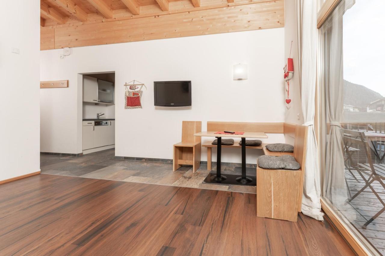 Aparthotel Ambiente Umhausen Bagian luar foto