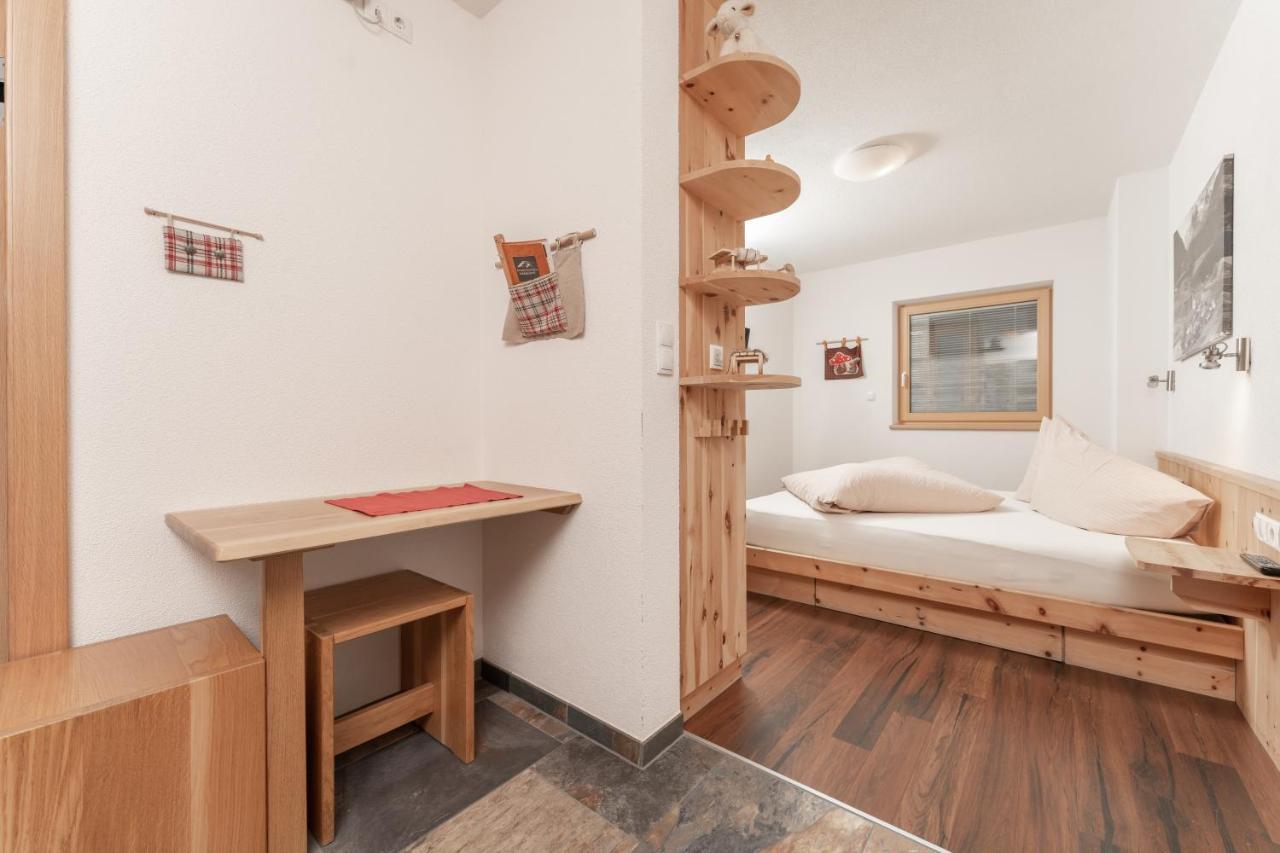 Aparthotel Ambiente Umhausen Bagian luar foto