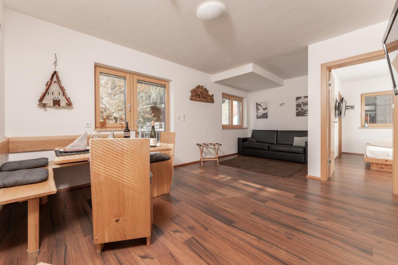 Aparthotel Ambiente Umhausen Bagian luar foto