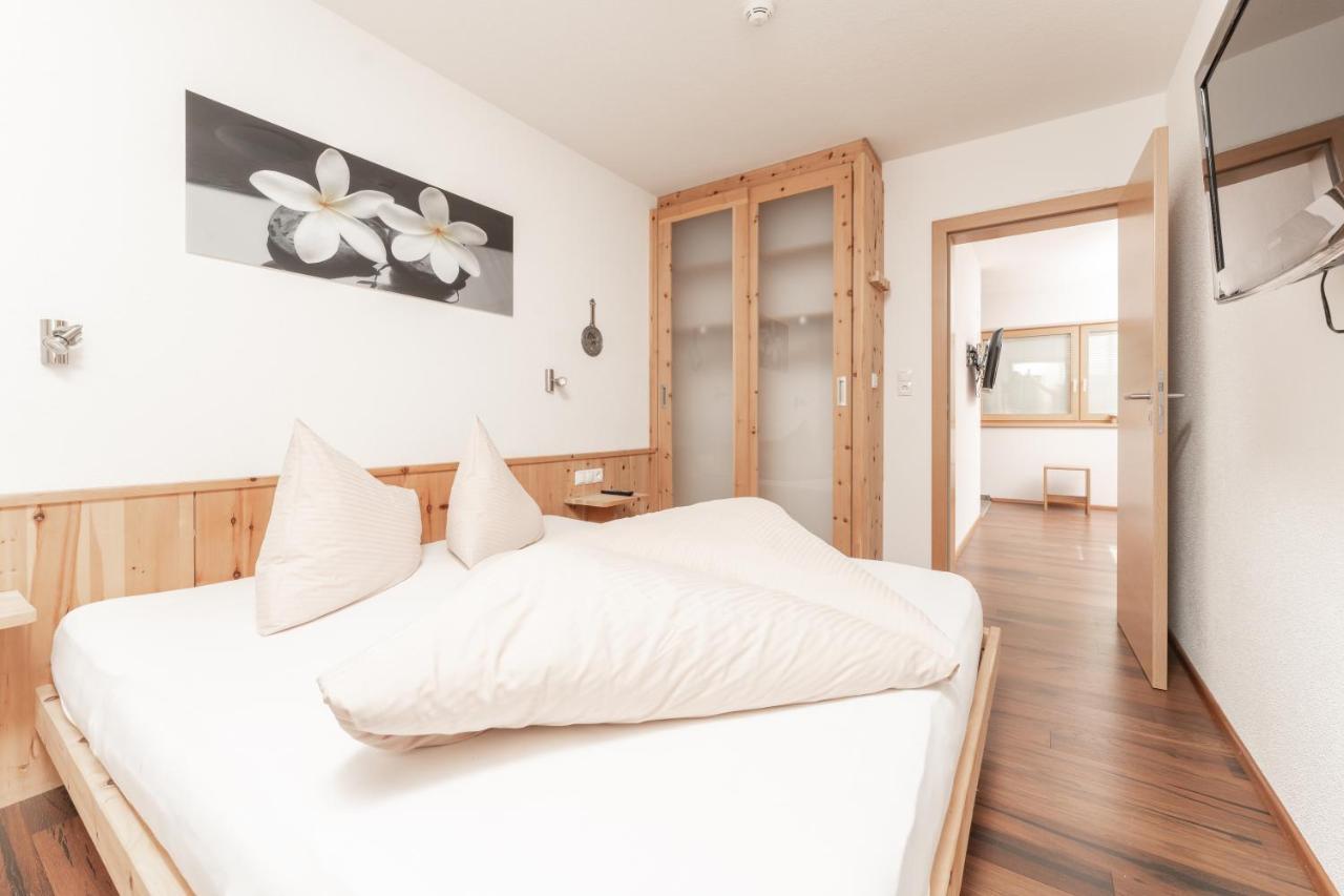 Aparthotel Ambiente Umhausen Bagian luar foto