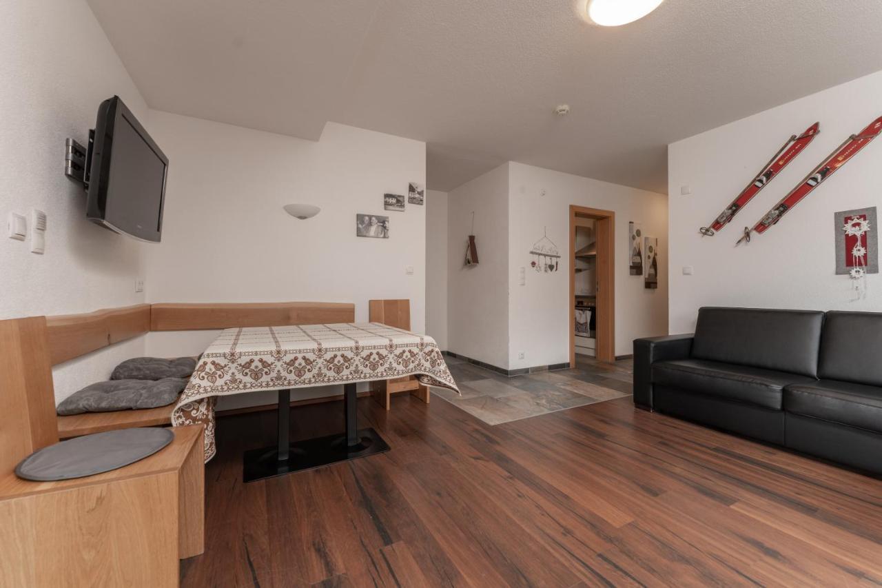 Aparthotel Ambiente Umhausen Bagian luar foto