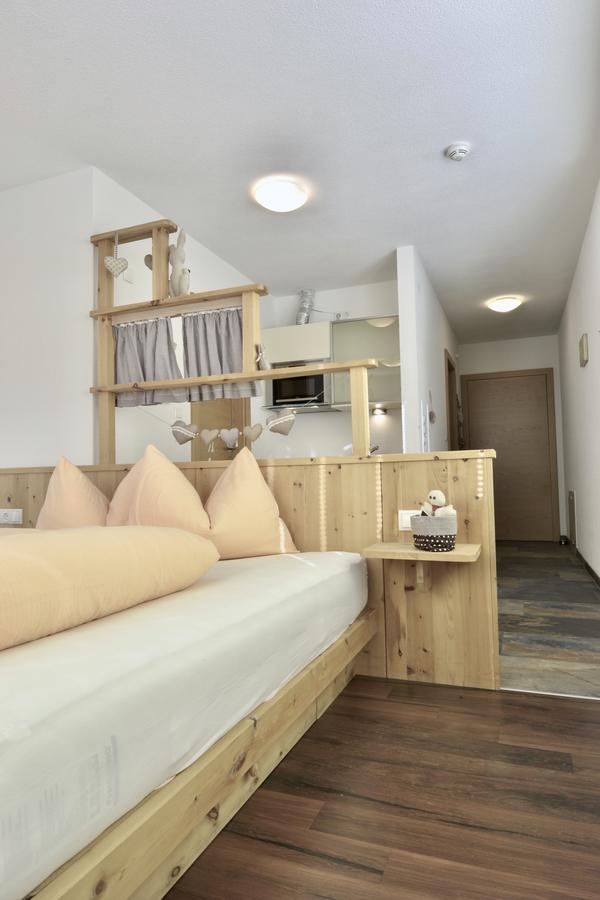 Aparthotel Ambiente Umhausen Ruang foto