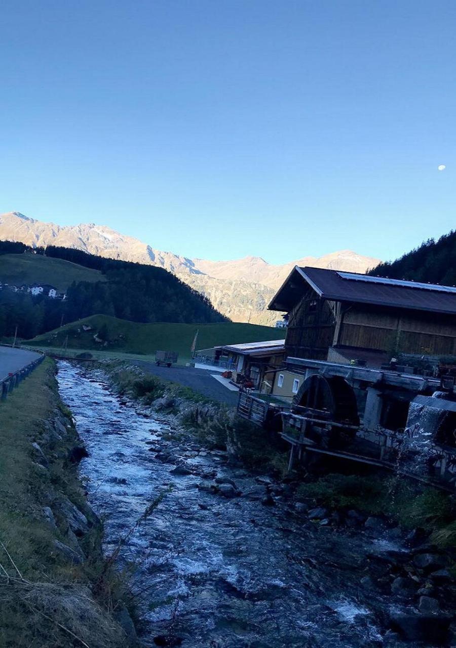 Aparthotel Ambiente Umhausen Bagian luar foto